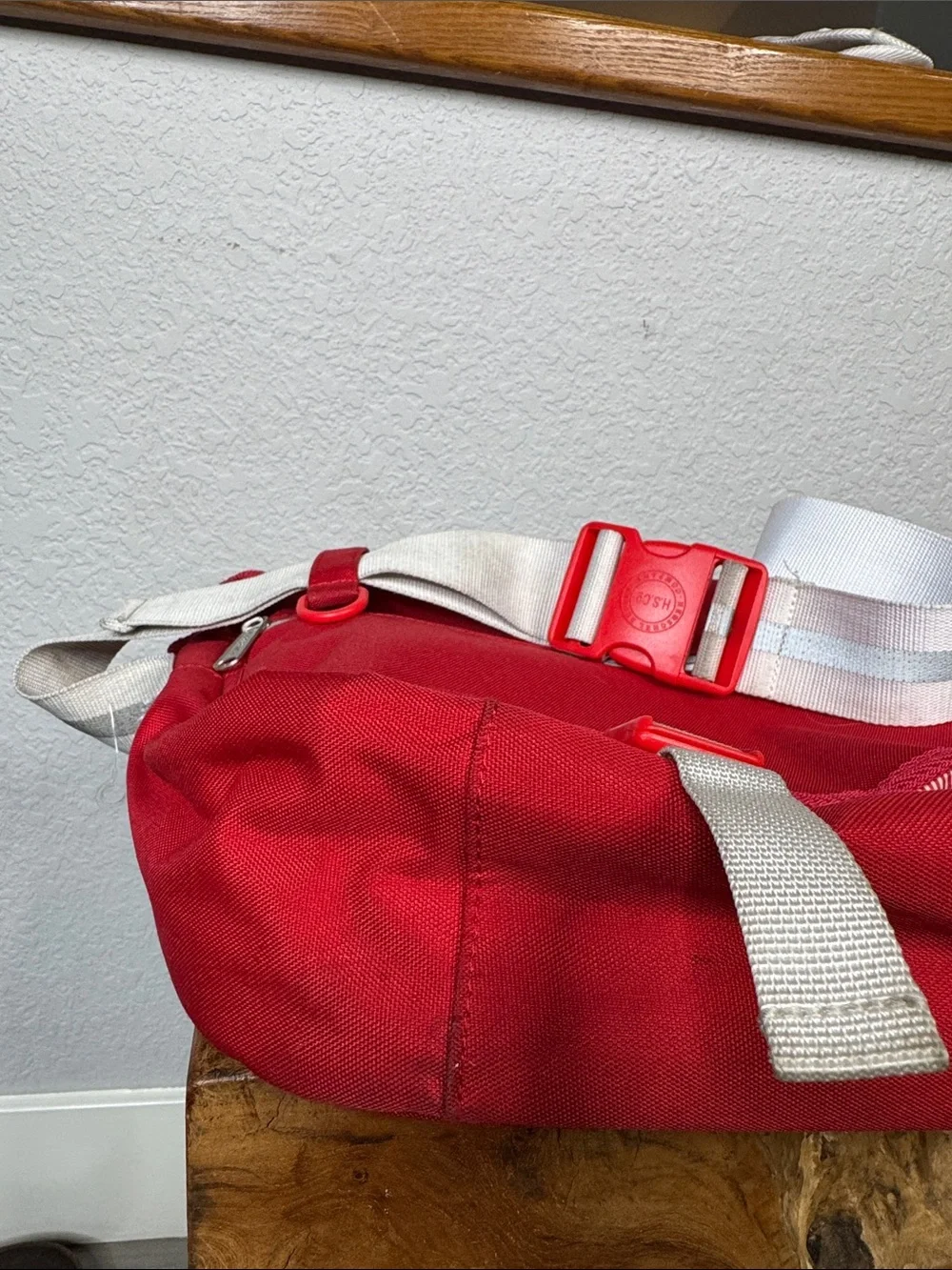 HERSCHEL SUPPLY CO. POP QUIZ MESSENGER BAG RED CANVAS LAPTOP TRAVEL CROSSBODY